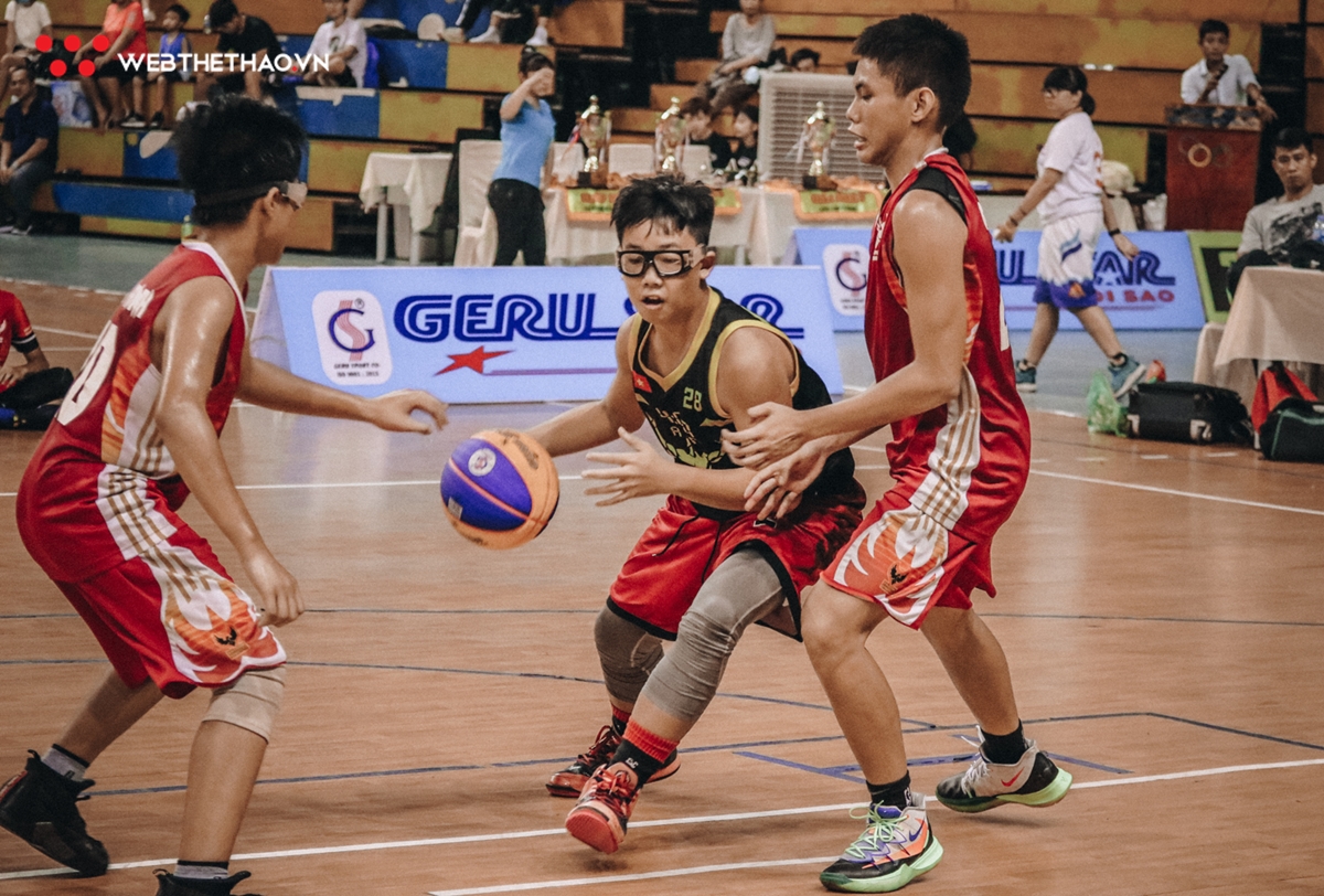Chung kết giải YourLife 3x3 Tournament 2019: Bóng rổ Gò Vấp tỏa sáng với 2 cúp vô địch danh giá Chung kết giải YourLife 3x3 Tournament 2019: Bóng rổ Gò Vấp tỏa sáng với 2 cúp vô địch danh giá